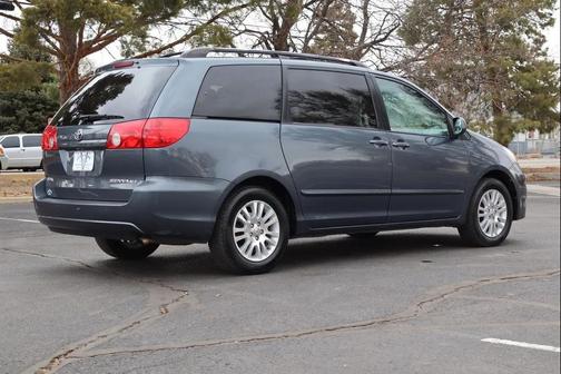 2009 Toyota Sienna XLE