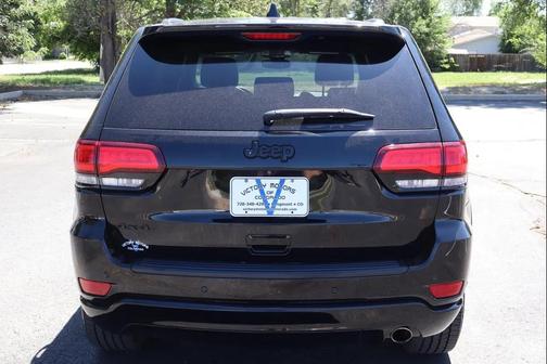 Diamond Black Crystal Pearlcoat 2018 Jeep Grand Cherokee Altitude
