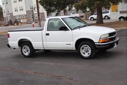2002 Chevrolet S-10 Base