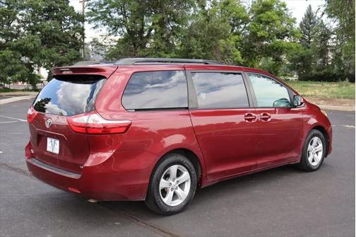 2017 Toyota Sienna LE