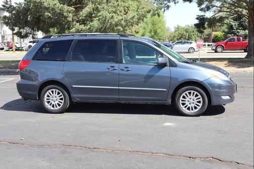 Slate Metallic 2008 Toyota Sienna Limited