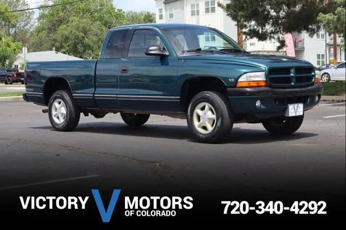 Green 1998 Dodge Dakota Club Cab 4WD