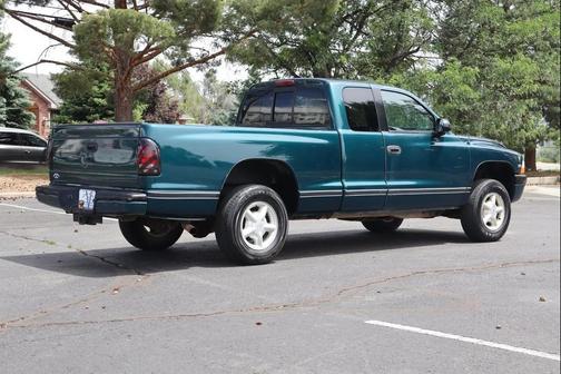 Green 1998 Dodge Dakota Club Cab 4WD