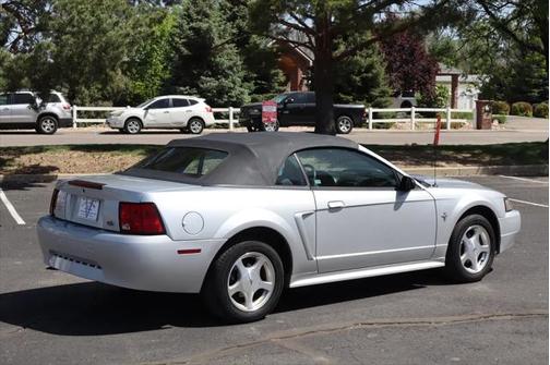 2001 Ford Mustang Base