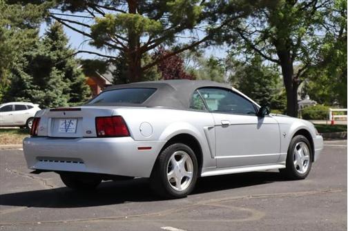 2001 Ford Mustang Base