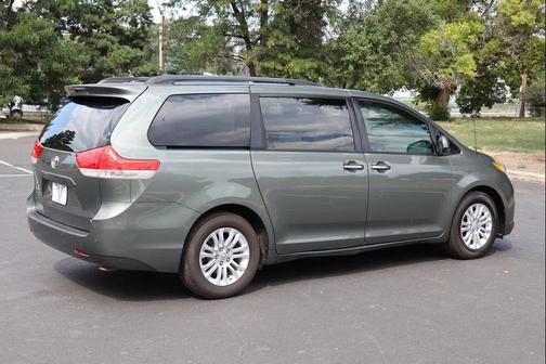 2012 Toyota Sienna XLE