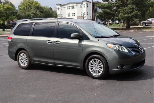 2012 Toyota Sienna XLE
