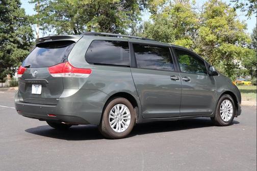 2012 Toyota Sienna XLE