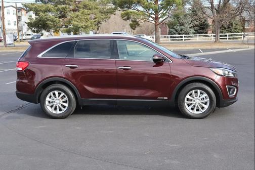 2017 Kia Sorento LX
