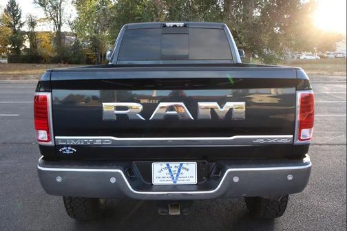 2017 RAM 3500 Limited Crew Cab 4x4 8' Box