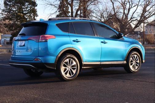 2017 Toyota RAV4 Hybrid XLE