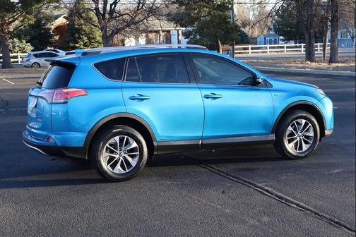 2017 Toyota RAV4 Hybrid XLE