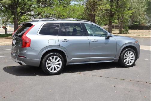 Osmium Grey Metallic 2017 Volvo XC90 T6 Momentum
