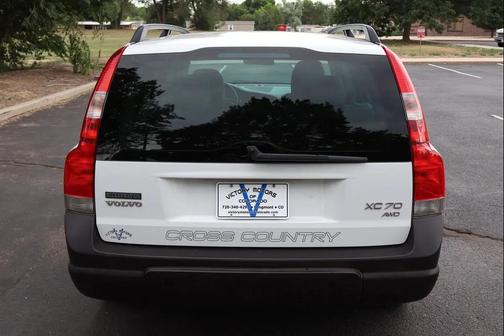 2004 Volvo XC70 Base