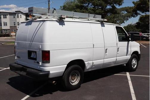 2009 Ford E350 Super Duty Base