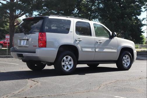 Tan 2008 GMC Yukon SLT
