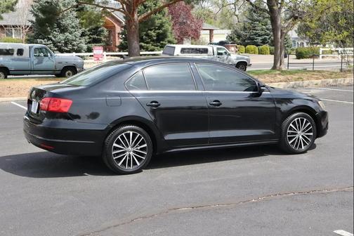 Black Uni 2012 Volkswagen Jetta SEL Premium
