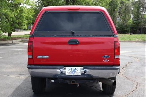 2005 Ford F-350 XL Crew Cab