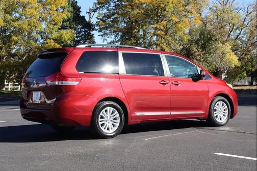 2014 Toyota Sienna XLE