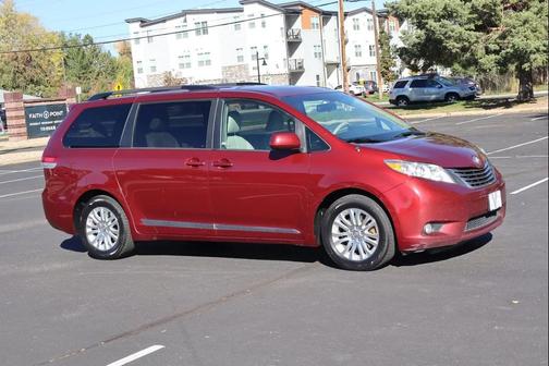 2014 Toyota Sienna XLE