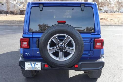 Ocean Blue Metallic Clearcoat 2018 Jeep Wrangler Unlimited Sahara