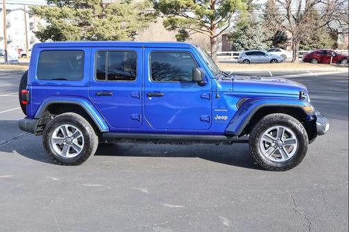 Ocean Blue Metallic Clearcoat 2018 Jeep Wrangler Unlimited Sahara