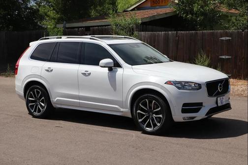 2016 Volvo XC90 T6 Momentum