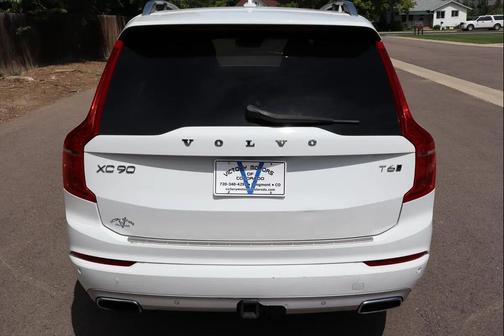 2016 Volvo XC90 T6 Momentum