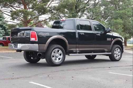 Black Forest Green Pearlcoat 2018 RAM 2500 Laramie Crew Cab 4x4 6'4' Box