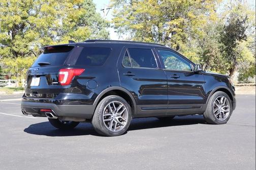 2016 Ford Explorer Sport