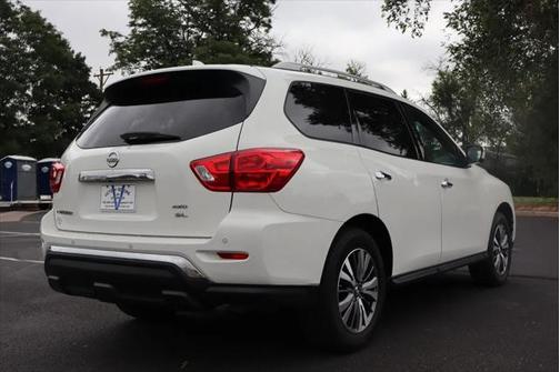 2019 Nissan Pathfinder SL