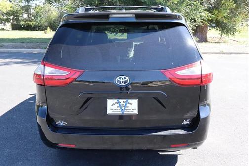 2017 Toyota Sienna LE