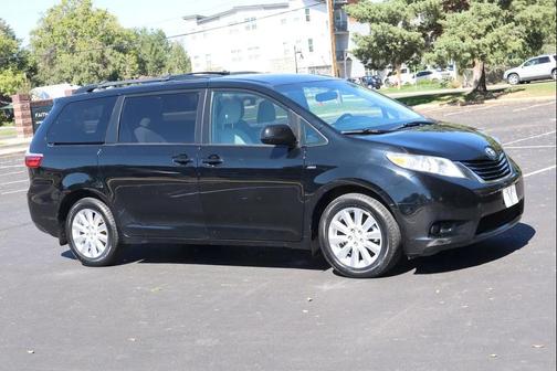 2017 Toyota Sienna LE