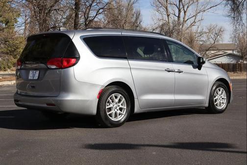 2021 Chrysler Voyager LXI
