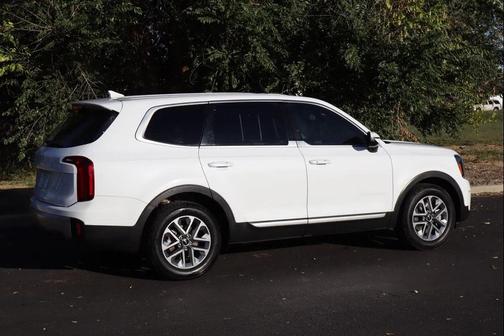 2023 Kia Telluride LX