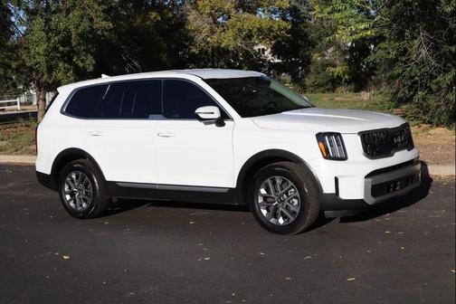 2023 Kia Telluride LX