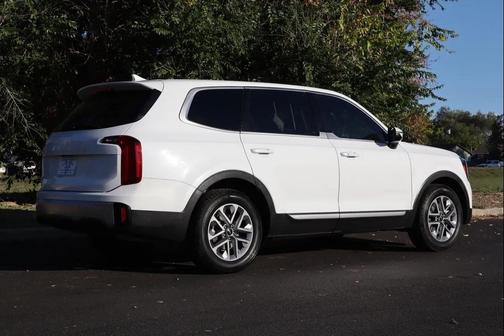 2023 Kia Telluride LX