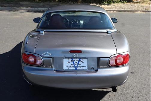 2002 Mazda MX-5 Miata SE