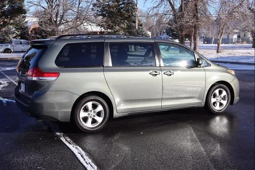 2014 Toyota Sienna 