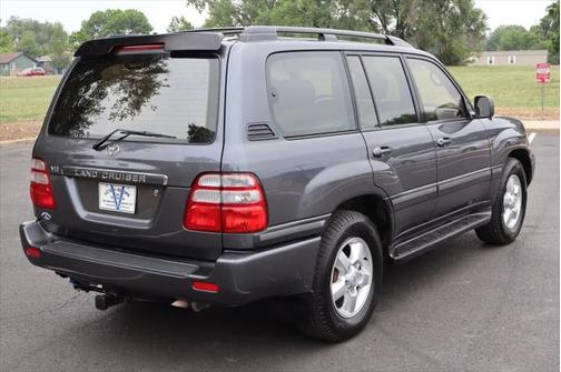 2003 Toyota Land Cruiser Base
