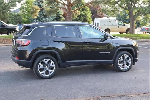 Diamond Black Crystal Pearlcoat 2019 Jeep Compass Limited