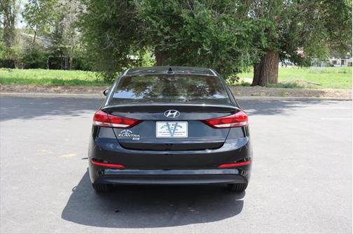2018 Hyundai ELANTRA SE