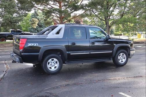 Black 2005 Chevrolet Avalanche 1500 Z71