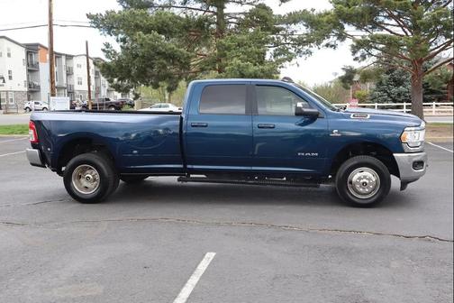 Patriot Blue Pearlcoat 2021 RAM 3500 Big Horn Crew Cab 4x4 8' Box