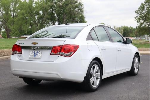 White 2015 Chevrolet Cruze Diesel