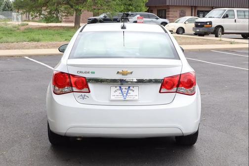 White 2015 Chevrolet Cruze Diesel