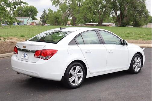 White 2015 Chevrolet Cruze Diesel
