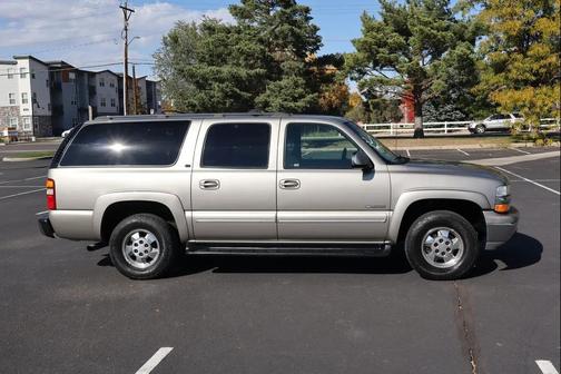 2001 Chevrolet Suburban 1500 LT