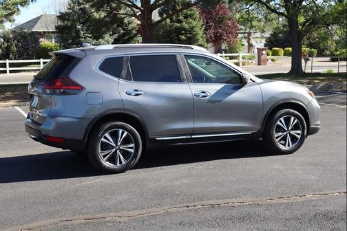 Gun Metallic 2018 Nissan Rogue SL