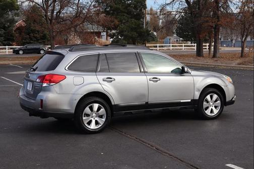 2010 Subaru Outback 3.6 R Limited